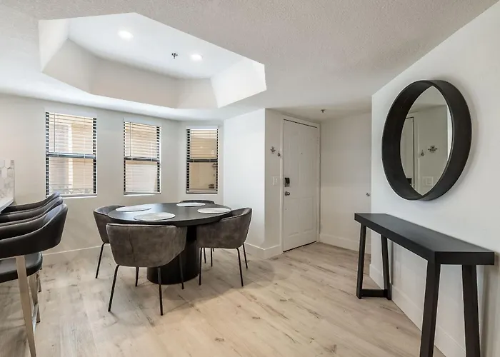 New Modern Apt, Vacation Or Long * Phoenix